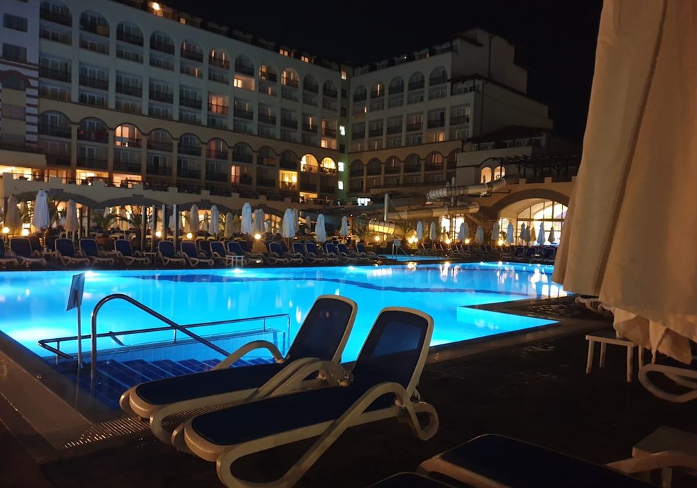 The pool, heated to 27°C from September to May