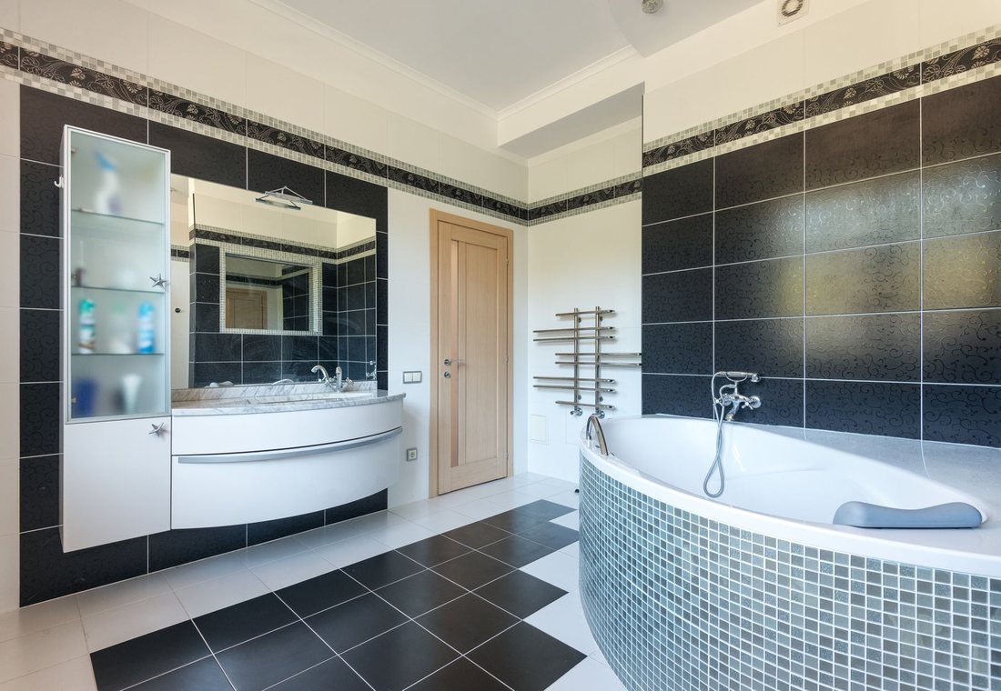 The bathroom in a Bluff Suite